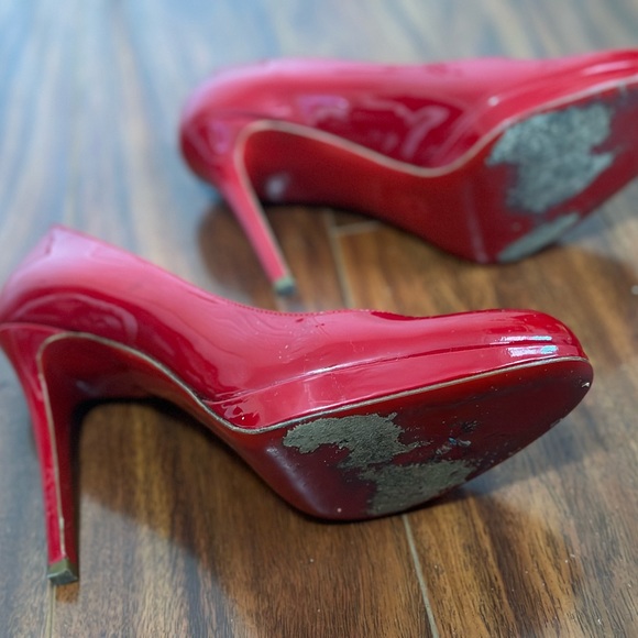 Christian Louboutin Red Patent - Picture 2 of 4
